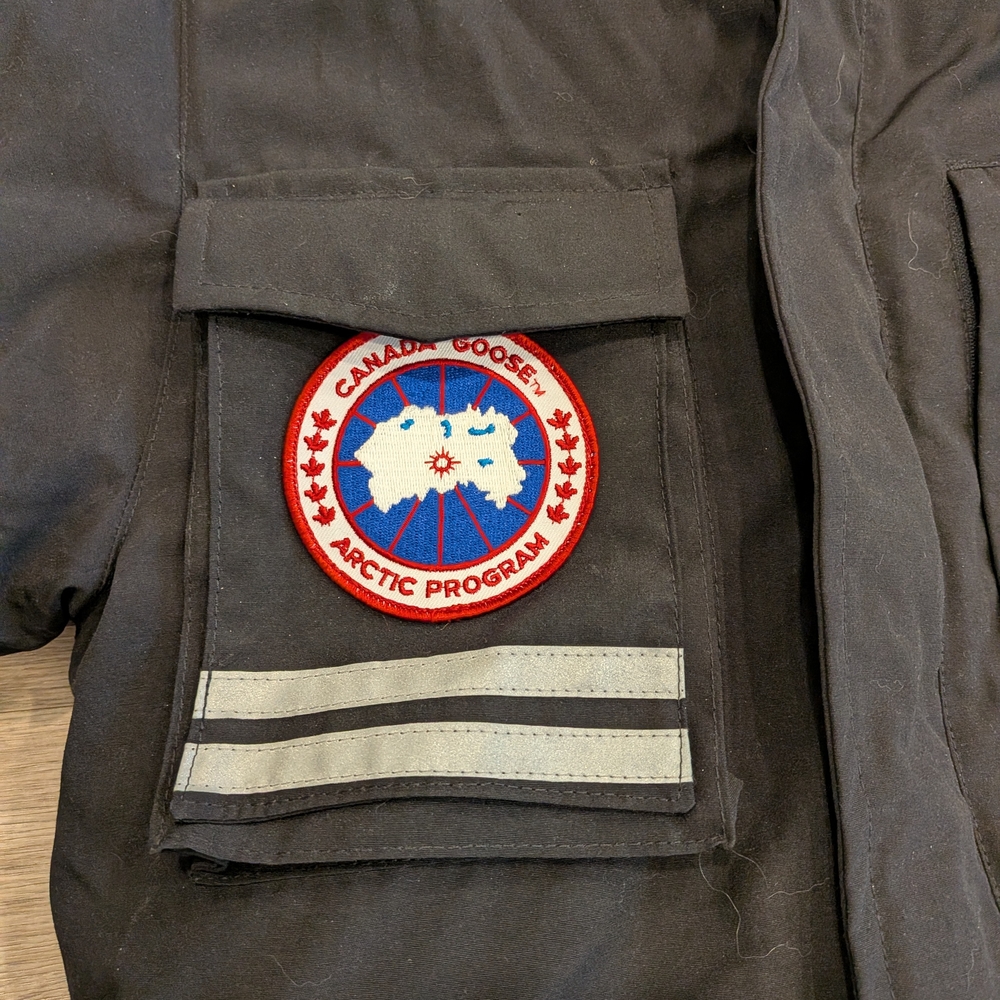 Women's Canada Goose Down Parka XS - Picture 3 of 17
